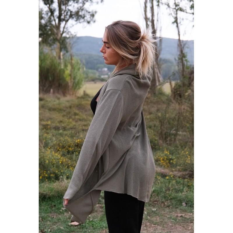 Ζακέτα με μύτες και τσέπες Ζακέτα με μύτες και τσέπες