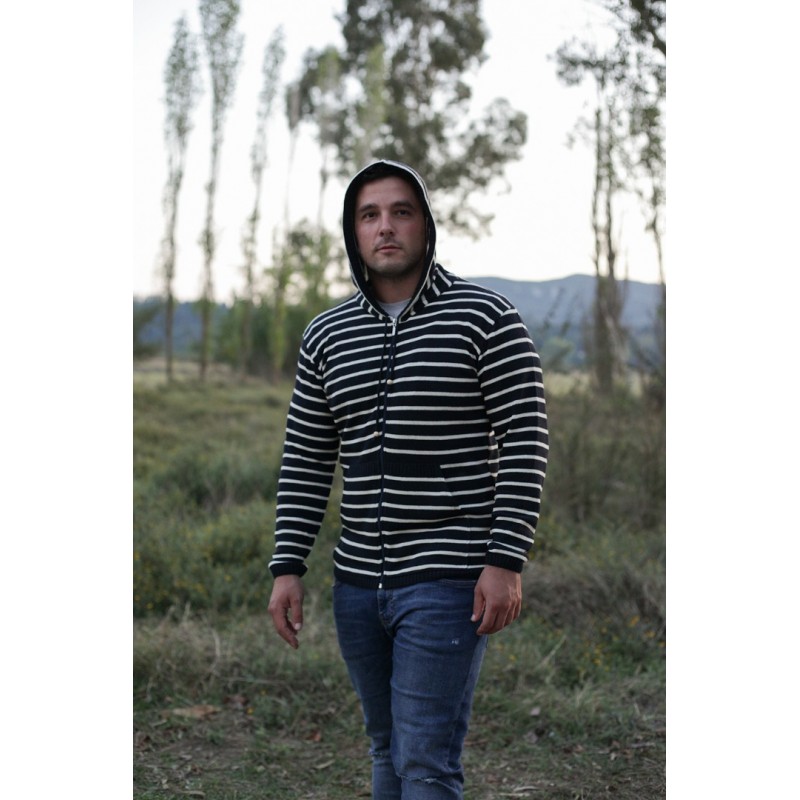 Ζακέτα ριγέ με κουκούλα και τσέπες Ζακέτα ριγέ με κουκούλα και τσέπες